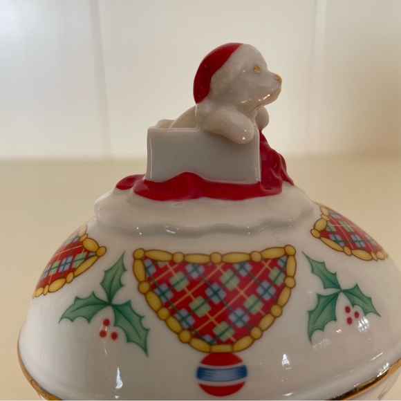 Lenox CHRISTMAS Egg 1994 Lmtd. Edition  THE CHRISTMAS SURPRISE COLLECTOR EGG Dog - Picture 2 of 10